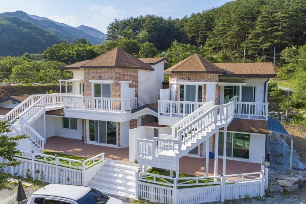 Gangneung Chunja Yeoinsook Hotel Kültér fotó